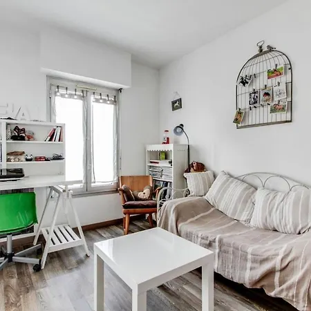 Cosy Duplex Near Nation Station By Guestready *
